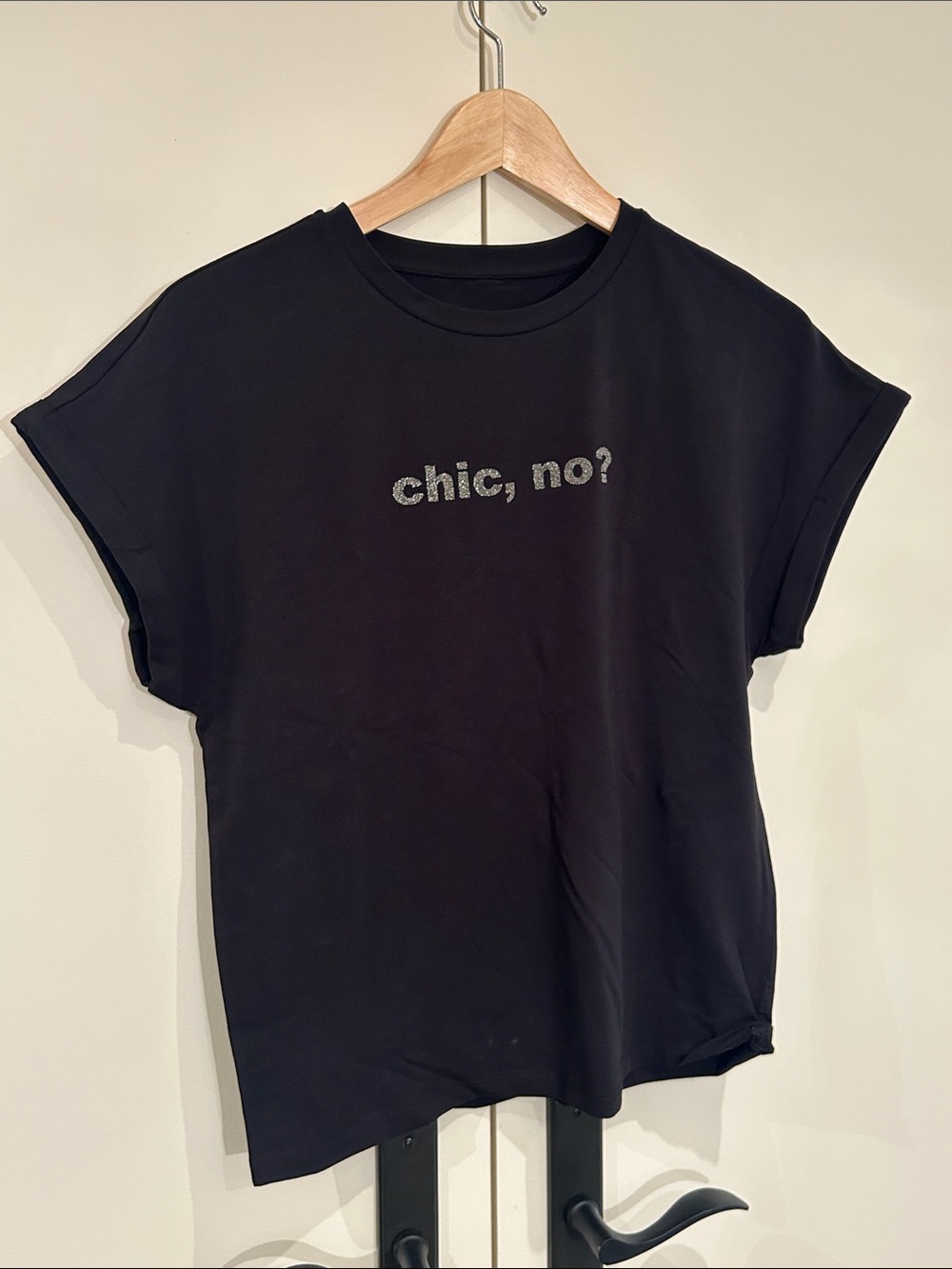 Black Rhinestone 'chic, no?' Short Sleeve Tee